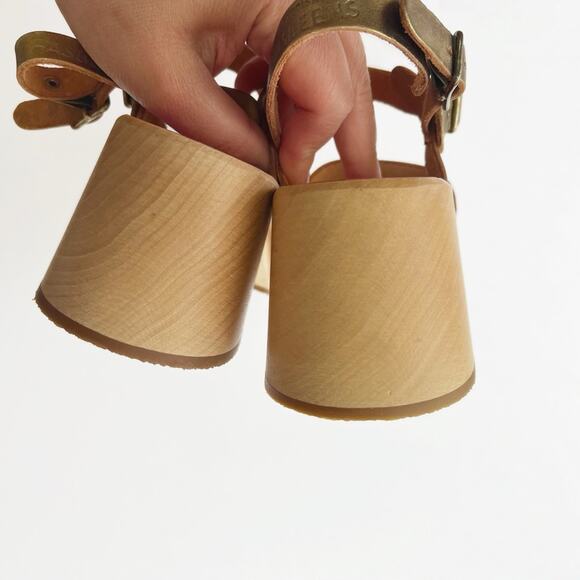 Swedish Hasbeens Gittan Clog Sandal Gold Metallic - Picture 8 of 11